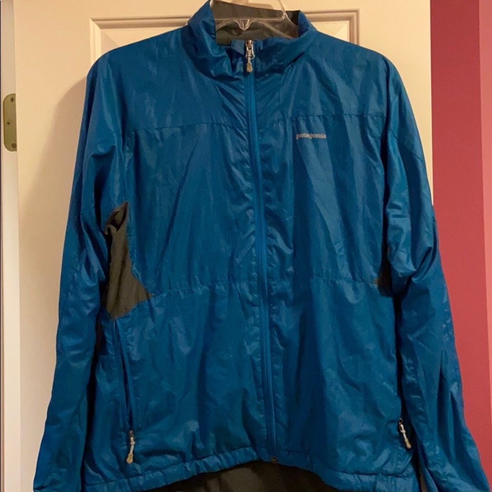 WOMEN’S PATAGONIA WINDBREAKER SIZE M